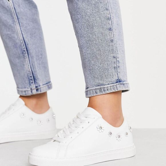 ASOS design white sneakers with flower rhinestone detail - Picture 2 of 6